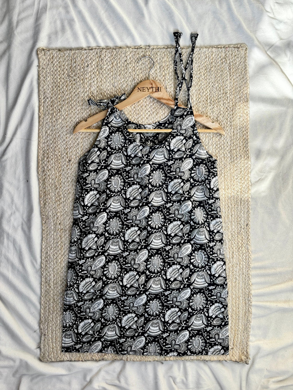 Black White Floral-Print Sleeveless Kurti